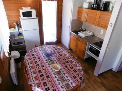 Cuisine ou kitchenette dans l'établissement La bourdaine