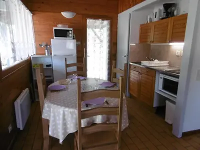 Cuisine ou kitchenette dans l'établissement La callune
