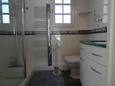 Salle de bains dans l'établissement Le clos fleuri