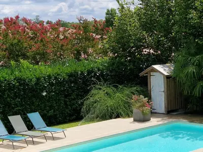 Piscine de l'établissement Arsuzon ou située à proximité