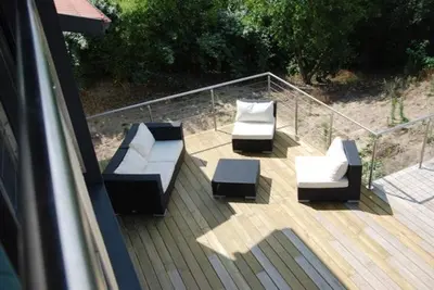 Coin salon dans l'établissement Hossegor Villa LA DESIRADE très belle villa avec piscine et jardin clos idéalement située entre lac et océan, à enviro