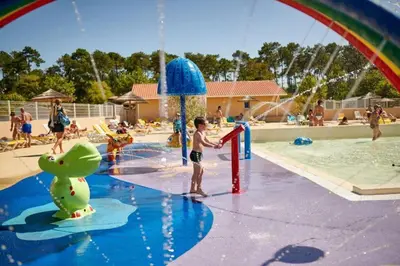 Piscine de l'établissement MH G21 - Camping Oyats Seignosse ou située à proximité