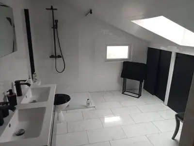 Salle de bains dans l'établissement Chez Valou et Mika