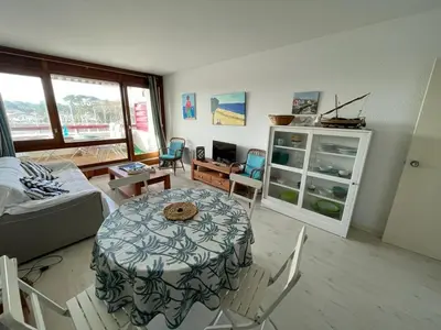 Cuisine ou kitchenette dans l'établissement Appartement rénové pour 4 pers avec piscine à Capbreton - FR-1-413-230