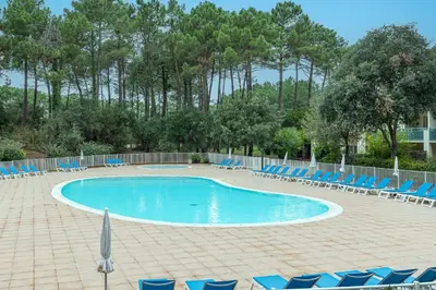 Piscine de l'établissement Blue Pinsolle - Appt avec piscine partagée ou située à proximité