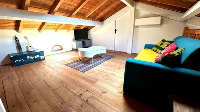 Coin salon dans l'établissement Maison Typique Landaise
