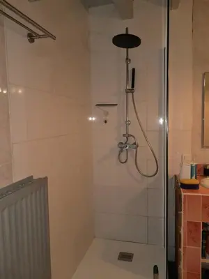 Salle de bains dans l'établissement ENTRE CHEVREUIL ET CERF