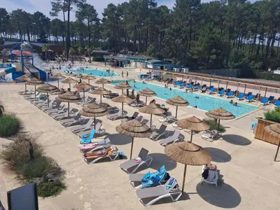 Piscine de l'établissement les dunes de contis ou située à proximité
