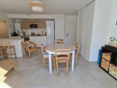 Cuisine ou kitchenette dans l'établissement T3 de Standing entre Lac et Mer à Hossegor, Lumineux avec Balcon, Parking et Wifi Inclus - FR-1-239-1006