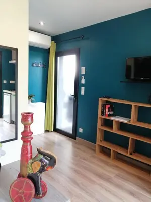 Télévision ou salle de divertissement dans l'établissement gite neuf