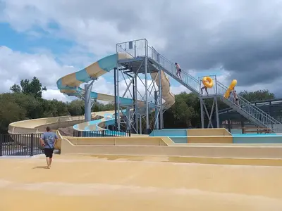Parc aquatique au sein de le camping ou à proximité