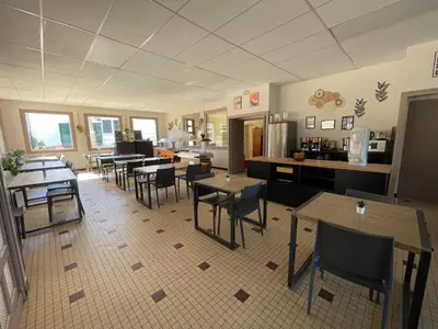 Restaurant ou autre lieu de restauration dans l'établissement Centre de vacances Hotel CAPLANDES