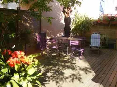 Jardin de l'établissement logement privé centre Hossegor jardin parking