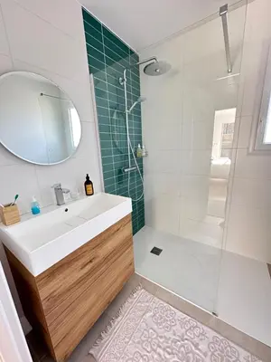 Salle de bains dans l'établissement Chez Karine & Eric