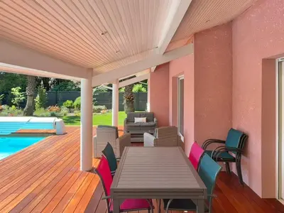 Piscine de l'établissement Villa avec piscine près Hossegor Capbreton ou située à proximité