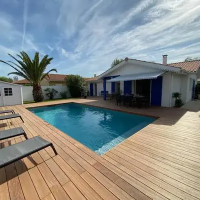 Maison moderne avec piscine