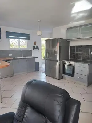 Cuisine ou kitchenette dans l'établissement villa Firadina Benesse Maremne proche océan