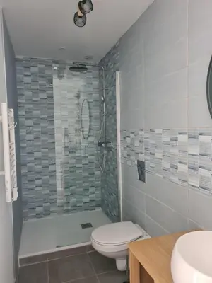 Salle de bains dans l'établissement Villas Floryanne