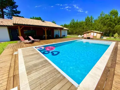 Piscine de l'établissement VILLA CANTATE - Maison avec piscine ou située à proximité