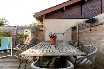 Terrasse ou espace extérieur de l'établissement Superbe Villa Patio rénovée et climatisée à Capbreton et aux portes d'Hossegor