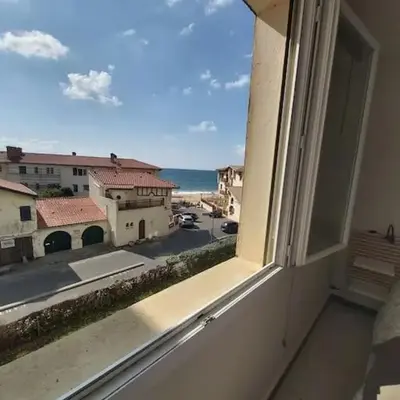 A 50 m de la plage centrale