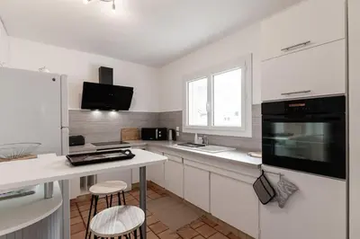 Cuisine ou kitchenette dans l'établissement La villa des mouettes