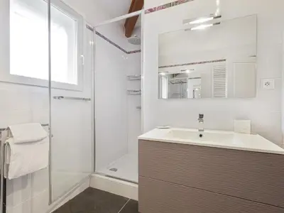 Salle de bains dans l'établissement Villa calme avec piscine entre Pays Basque et Sud Landes