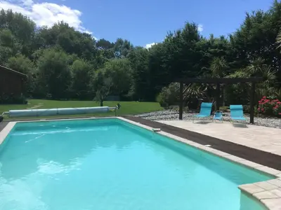 Piscine de l'établissement Villa calme avec piscine entre Pays Basque et Sud Landes ou située à proximité