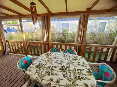 Balcon ou terrasse dans l'établissement Mobile home à Mimizan géré par un particulier