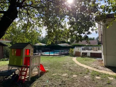 Piscine de l'établissement Magnifique villa familiale piscine - 14 personnes ou située à proximité