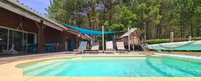Piscine de l'établissement Villa Messangeles ou située à proximité