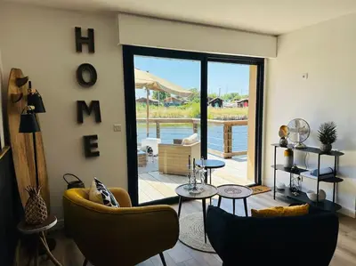 Vue sur la rivière ou le fleuve situé(e) à proximité de la maison de vacances