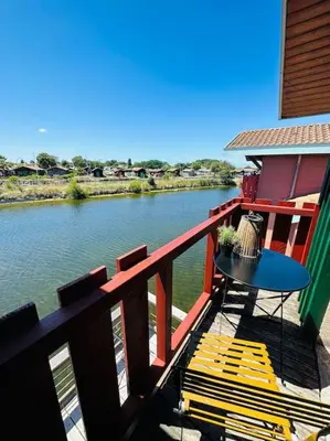 Vue sur la rivière ou le fleuve situé(e) à proximité de la maison de vacances