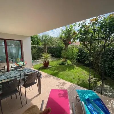 Appartement de charme T3 avec petit jardin et parking