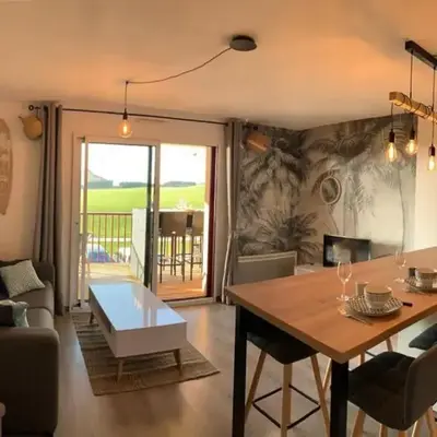 Appartement entièrement rénové avec vue sur océan