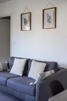 Coin salon dans l'établissement Appartement T2 idéal 2 personnes-150 m de la plage
