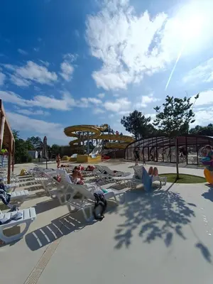 Plan de l'établissement Chalet en Parc résidentiel pour 4 personnes à proximité de la plage