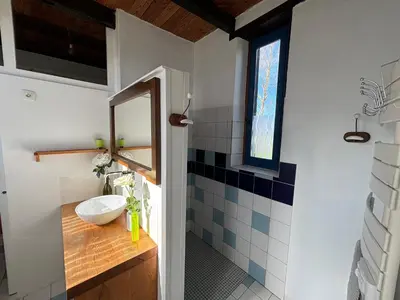Salle de bains dans l'établissement Charmant trois pièces à la campagne