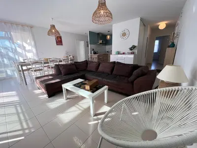 Coin salon dans l'établissement VILLA SOWA - Maison avec piscine 850m océan