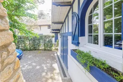 Jardin de l'établissement LYS DE NOJALS - Superbe villa familiale entre lac et mer avec jardin