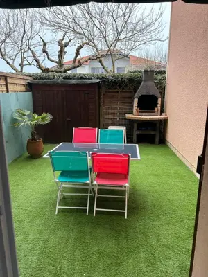 Jardin de l'établissement BISCAROSSE PLAGE STUDIO TERASSE BARBECUE À 150 m DE LA PLAGE