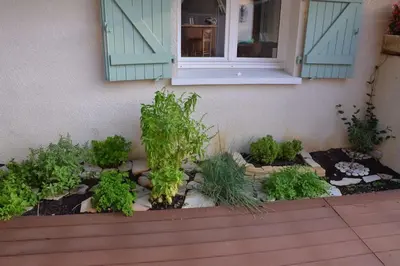 Jardin de l'établissement Villa avec piscine à proximité des plages et de la forêt