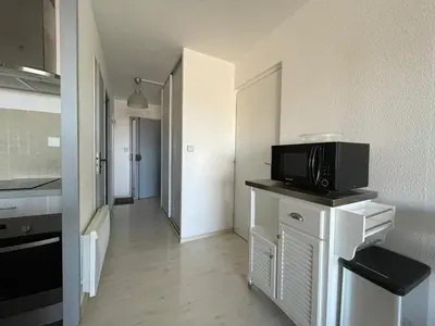 Cuisine ou kitchenette dans l'établissement Appartement 4 pers belle terrasse vue port