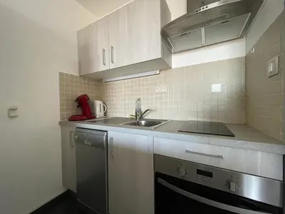 Cuisine ou kitchenette dans l'établissement Appartement 4 pers belle terrasse vue port