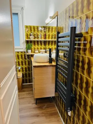 Cuisine ou kitchenette dans l'établissement Chambre d'Hôtes du Lac
