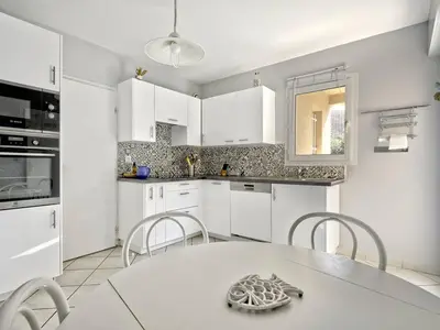 Cuisine ou kitchenette dans l'établissement Villa calme près de la plage - 8 pers. - FR-1-433-117