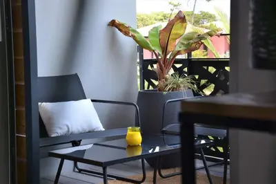 Balcon ou terrasse dans l'établissement Magnificent accommodation , 200m from the beach.