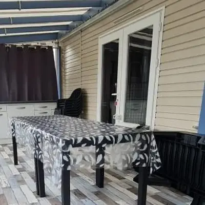 Mobil home 693 à la réserve 8 personnes avec terrasse couverte