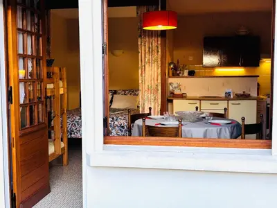 Cuisine ou kitchenette dans l'établissement Studio ouest à 300m des plages
