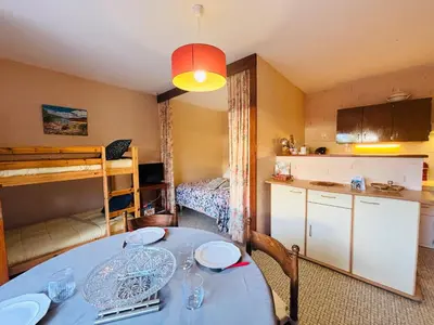 Cuisine ou kitchenette dans l'établissement Studio ouest à 300m des plages